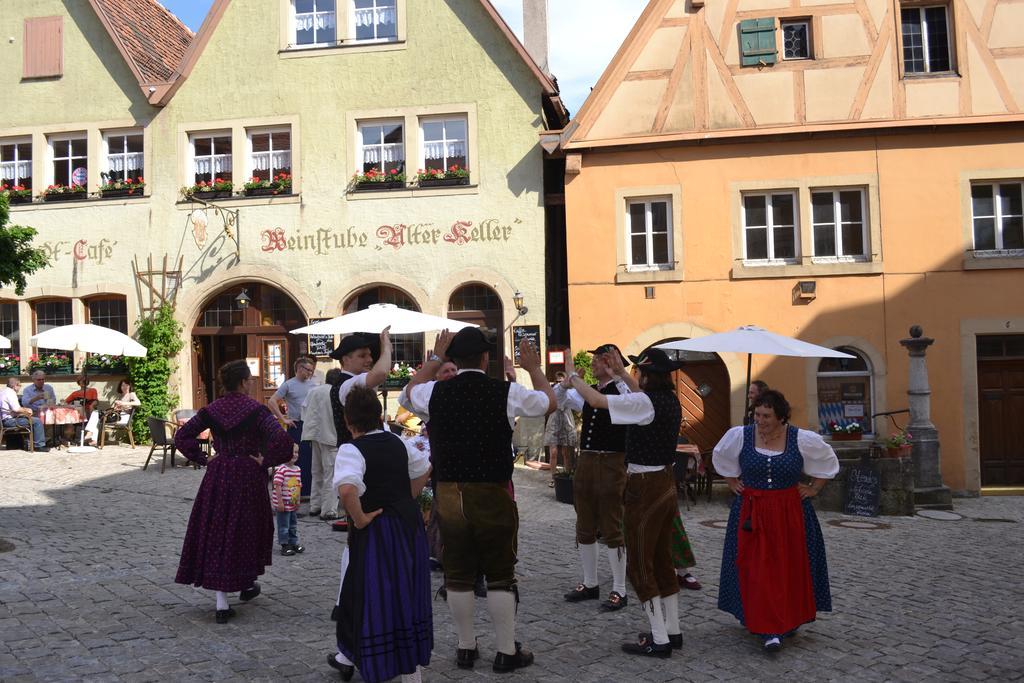 Gaestehaus Alter Keller โรเทนบวร์ก อ็อบ แดร์เทาเบอร์ ภายนอก รูปภาพ